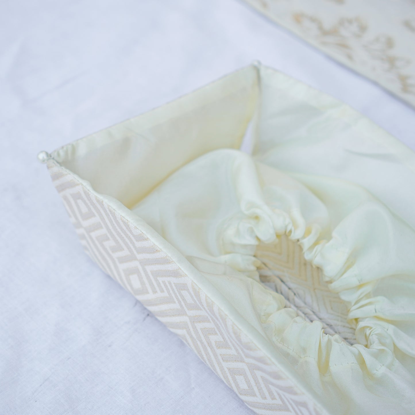 Majestic Bonanza Stella textured Tissue Box