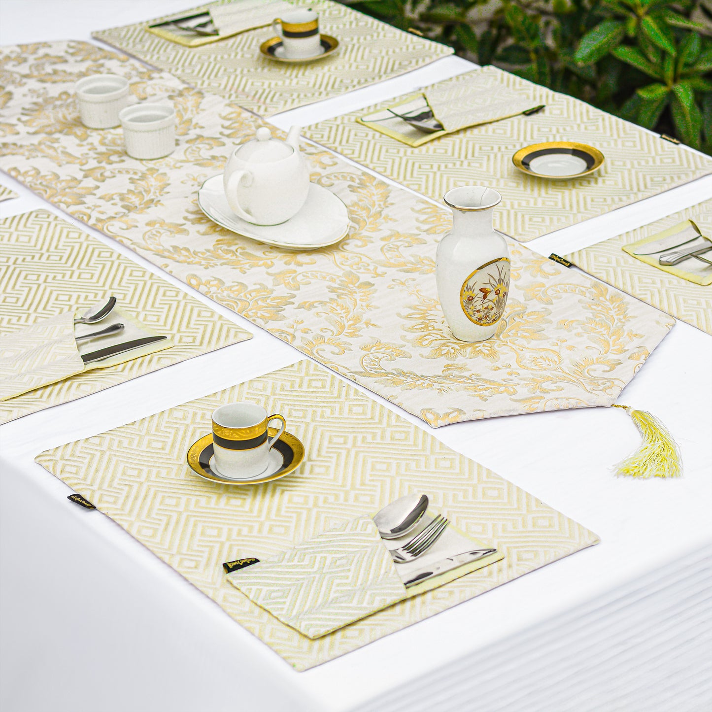 Majestic Bonanza Stella Textured Table Runner