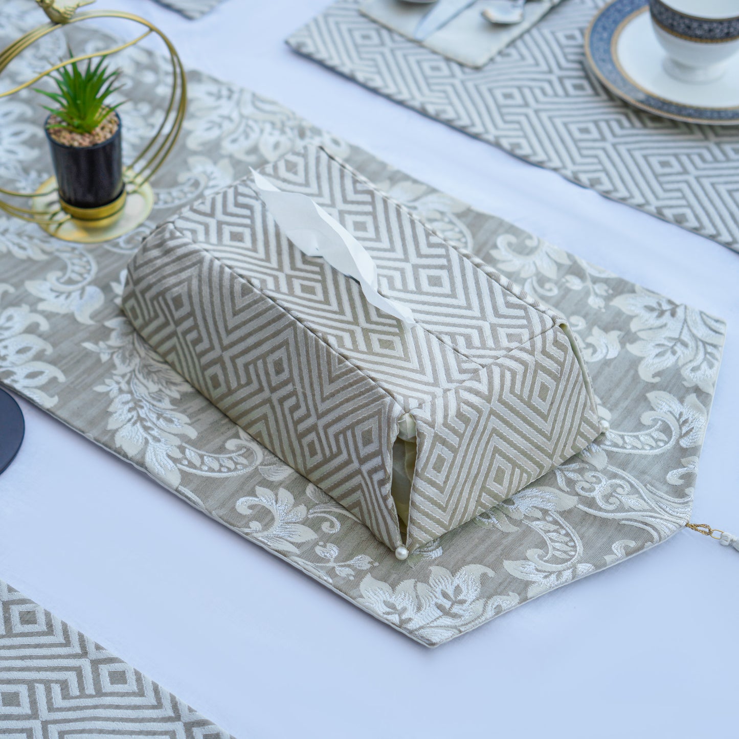 Majestic Bonanza Sand Brown Tissue Box