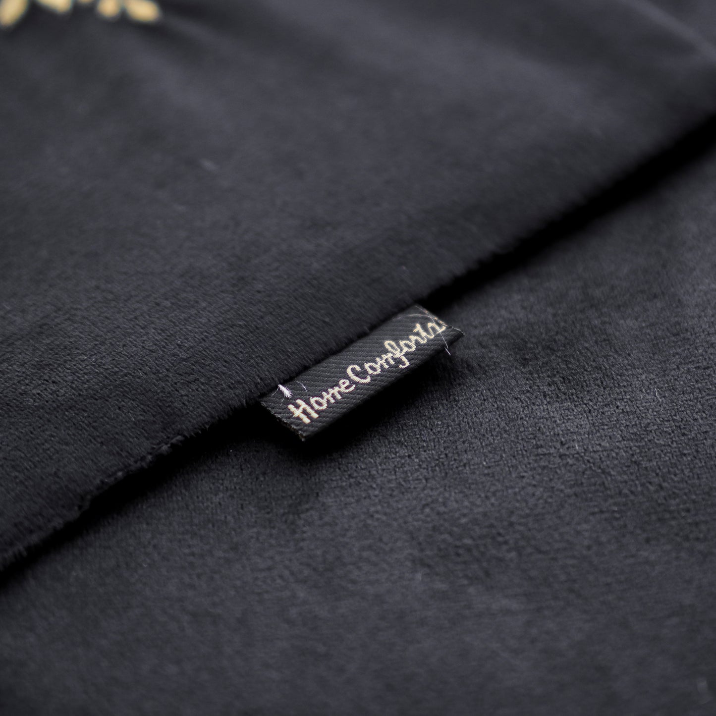 Grace Velvet Black Embroidered Table Set