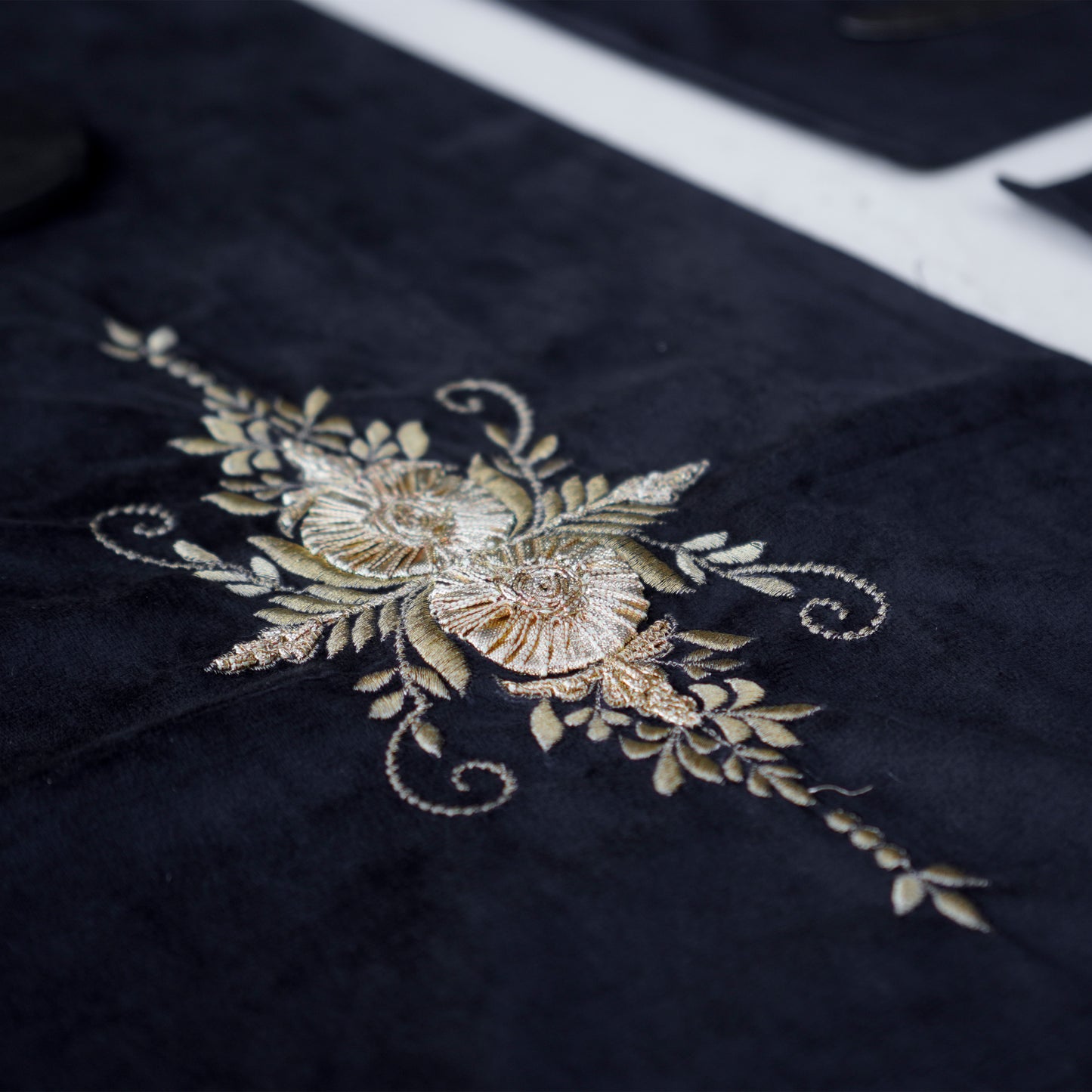 Grace Velvet Black Embroidered Table Set