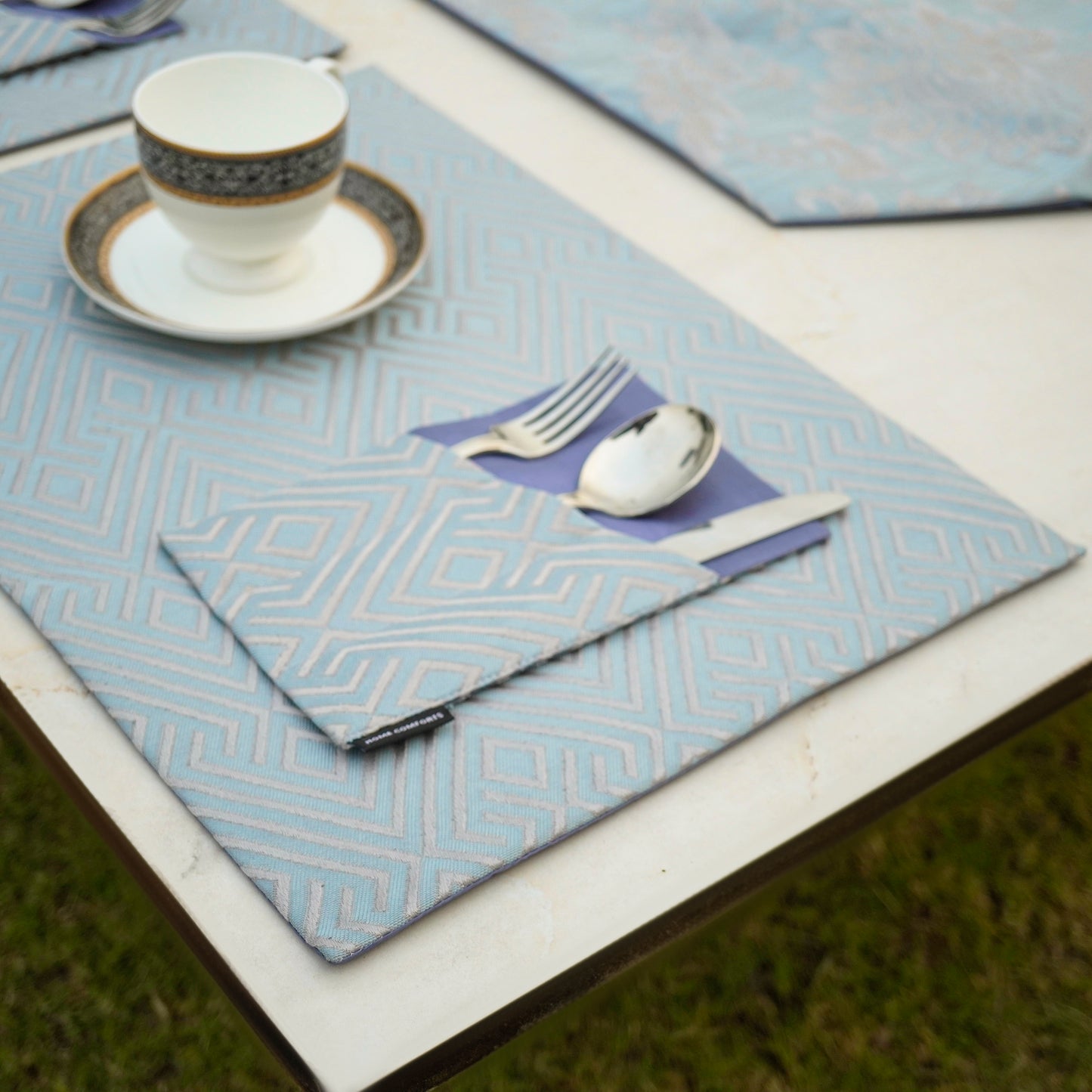 Majestic Bonanza Ice Blue Table Set