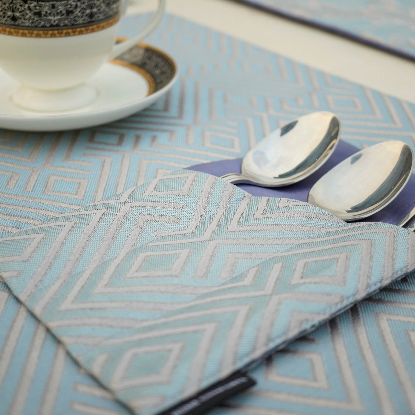 Majestic Bonanza Ice Blue Table Set