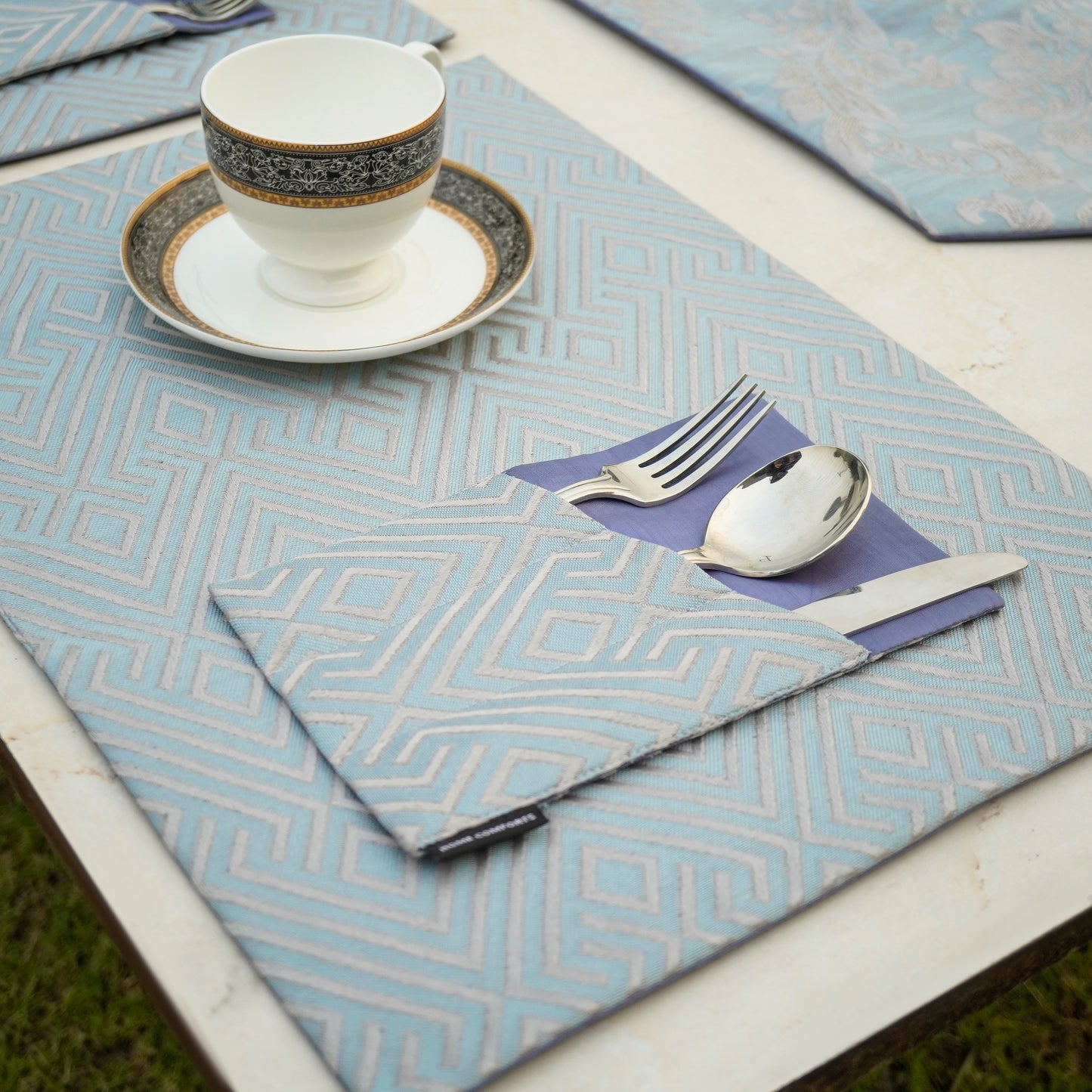 Majestic Bonanza Ice Blue Table Set