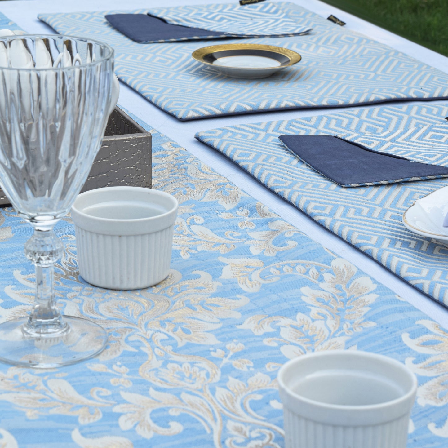 Majestic Bonanza Pearl Blue Table Set