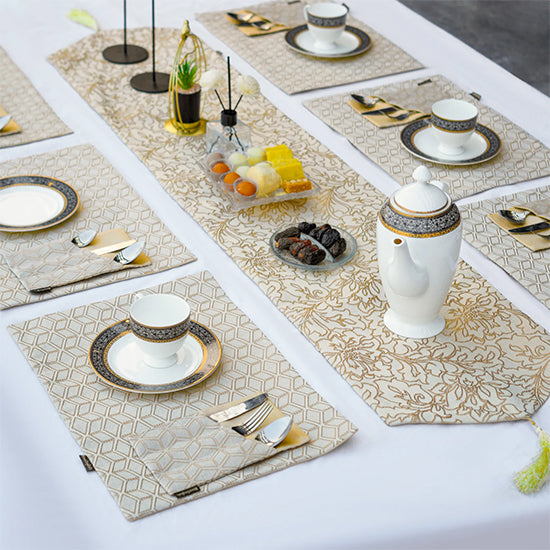Paradise Bloom Golden Cluster Table Runner