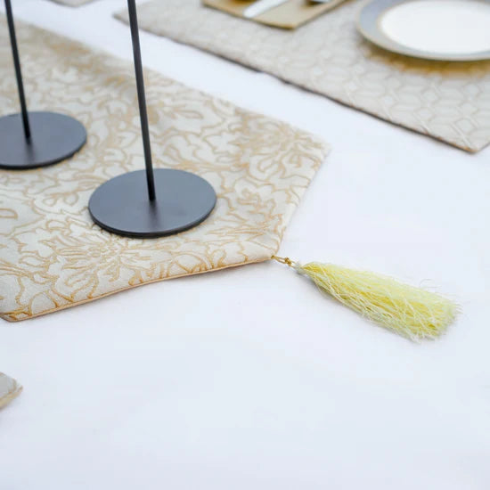 Paradise Bloom Golden Cluster Table Runner