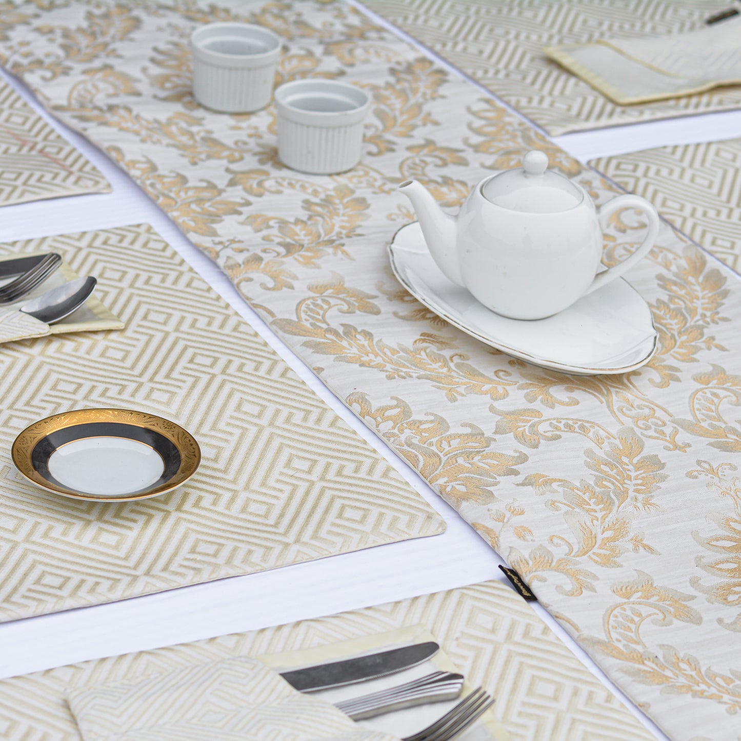 Majestic Bonanza Stella textured Table Set