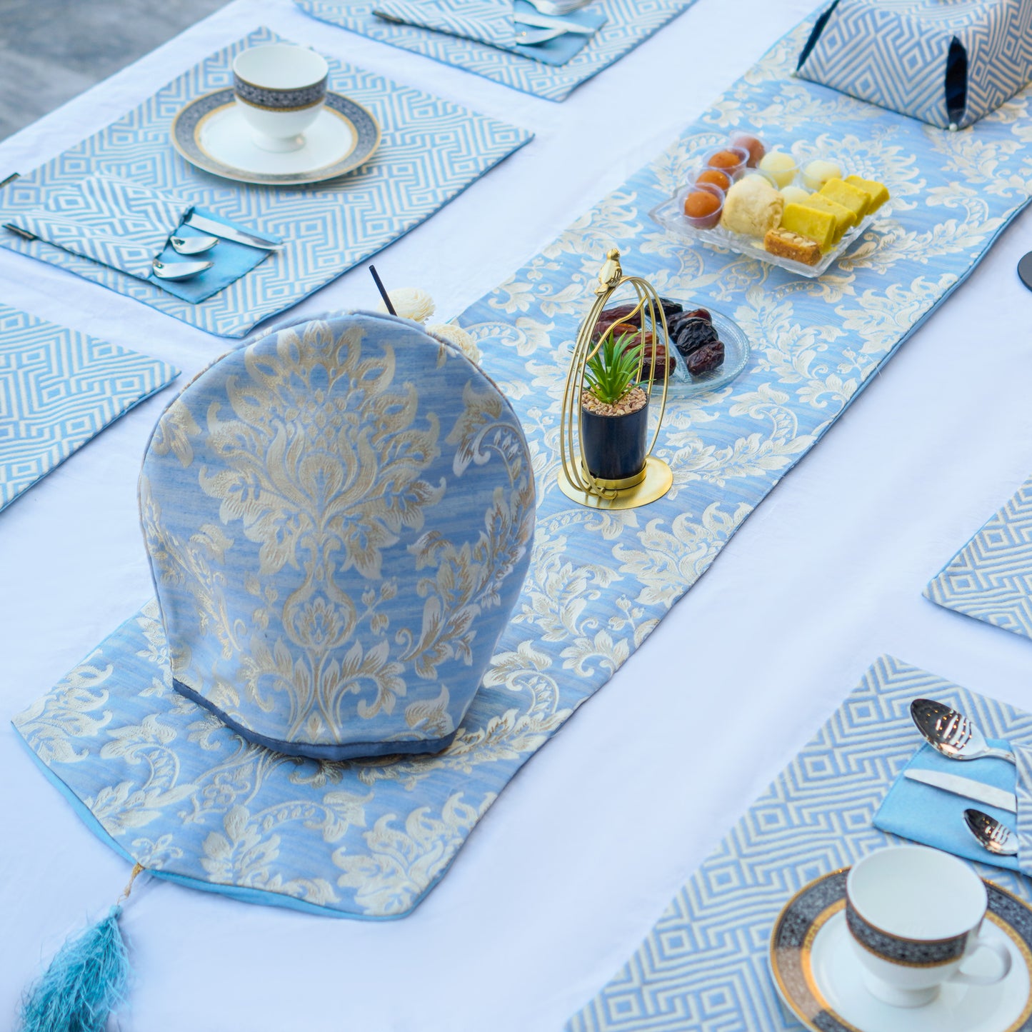 Majestic Bonanza Pearl Blue Tea Cozy