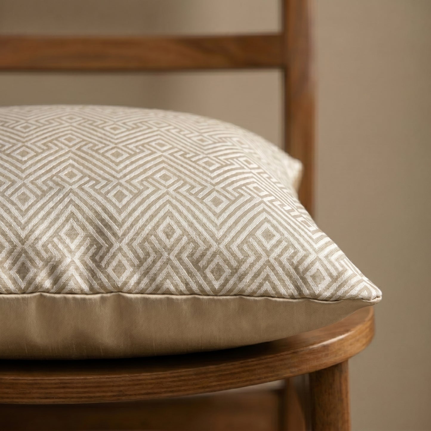 Majestic Bonanza Sand brown Cushion Cover