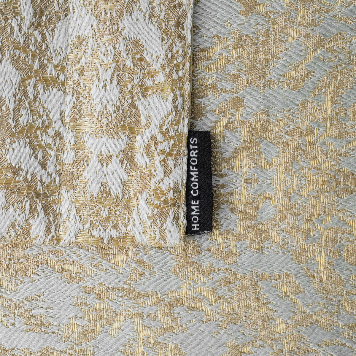 Zarmina Ivory Table Set