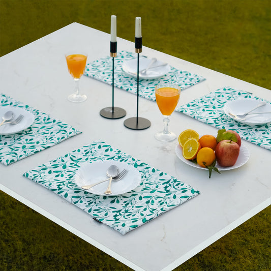 Minimal Leaf Charm Table Mat