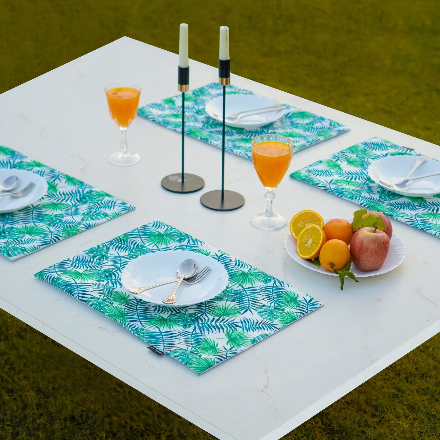 Tropical Leaf Haven Table Mat