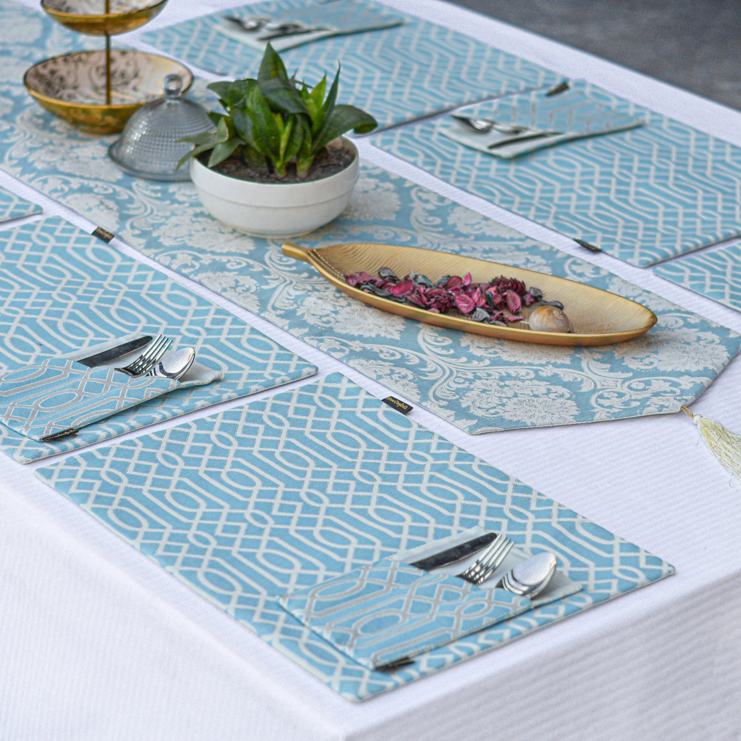 Carlson Coral Blue Table Set