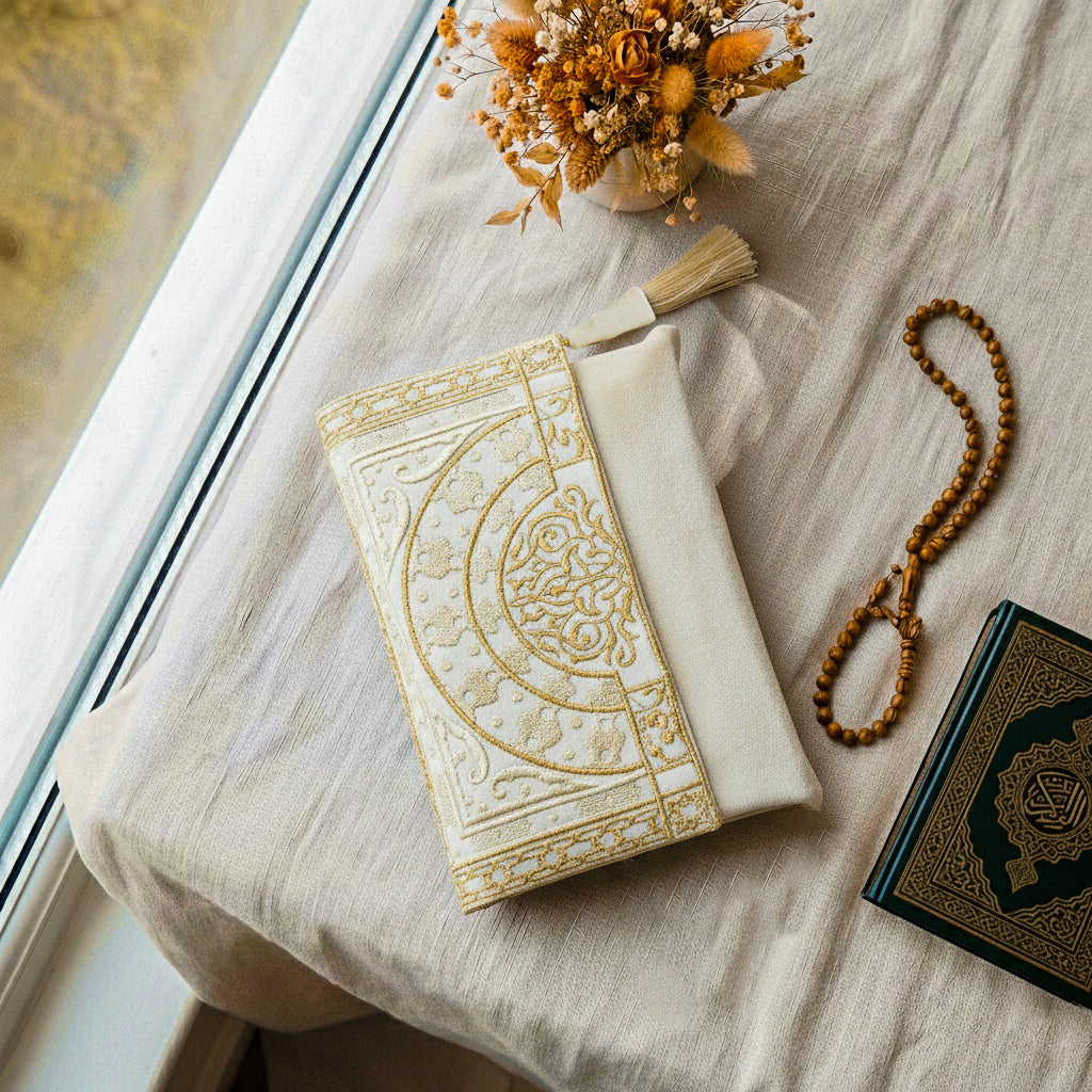 Mehraab-e-Rawdah Velvet Quran Cover